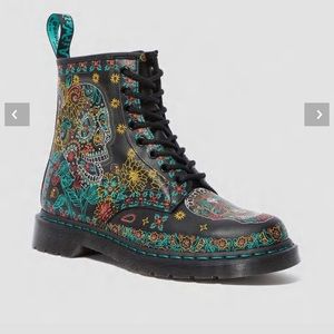 Dr. Marten’s 1460 Skull